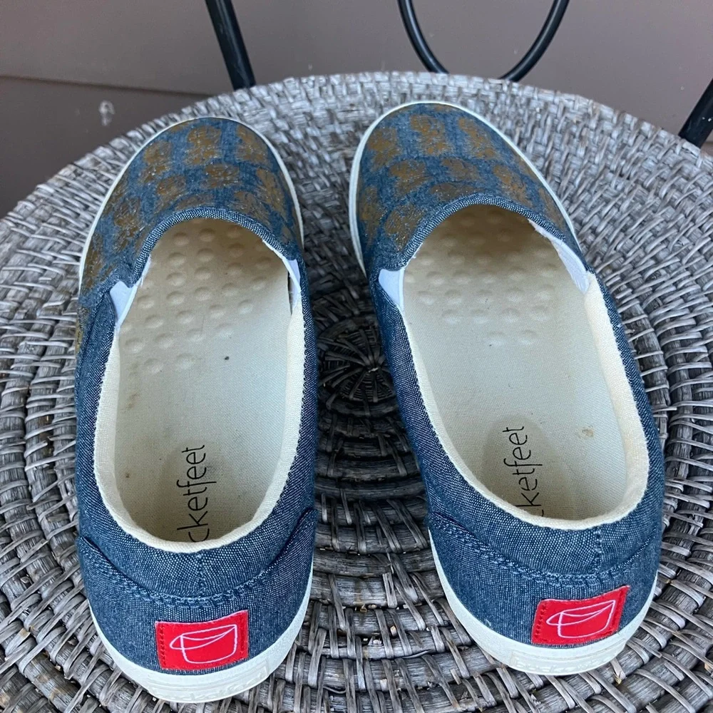 Bucket Feet Pineapple Sneakers 🍍 - Picture 3 of 5